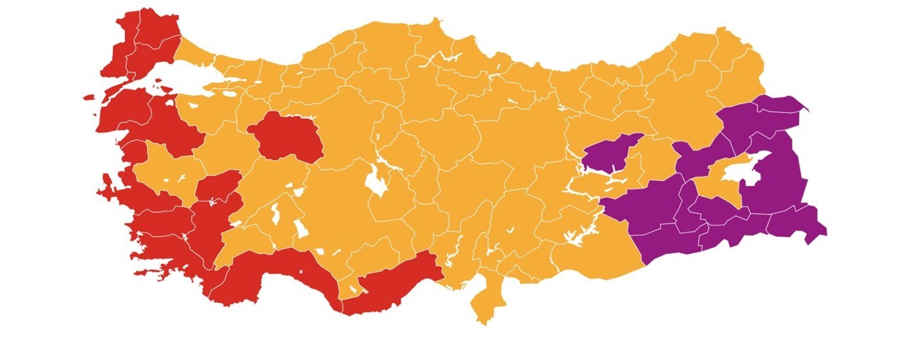 (Με κίτρινο οι περιοχές που προηγείται ο Ερντογάν. Με κόκκινο οι περιοχές που προηγείται ο Κιλιτσντάρογλου) - Γράφημα του TRT Haber, ώρα 23:50